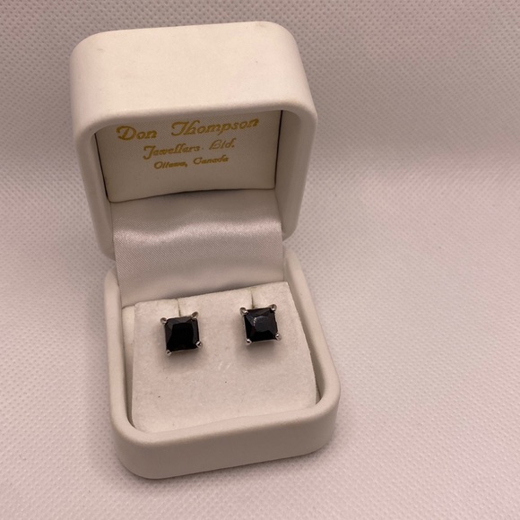 Vintage 18k White Gold Plated Onyx Square Earrings - Picture 2 of 7